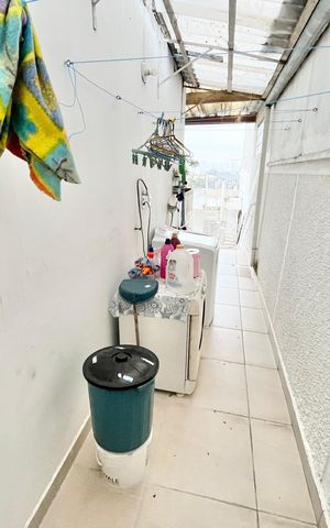 Casa à venda com 189m², 4 quartos e 4 vagas Casa à venda com 189m², 4 quartos e 4 vagasÁrea de Serviço / Corredor