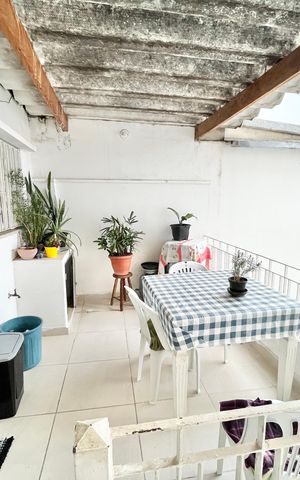 Casa à venda com 189m², 4 quartos e 4 vagas Casa à venda com 189m², 4 quartos e 4 vagasVaranda