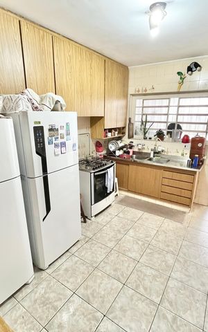 Casa à venda com 189m², 4 quartos e 4 vagas Casa à venda com 189m², 4 quartos e 4 vagasCozinha