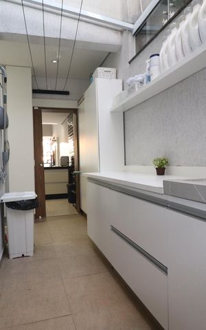 Casa de condomínio para alugar com 250m², 3 quartos e 4 vagasÁrea de Serviço
