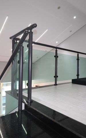 Casa de condomínio para alugar com 250m², 3 quartos e 4 vagasEstúdio