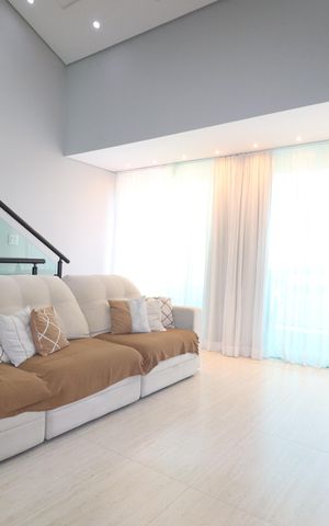 Casa de condomínio para alugar com 250m², 3 quartos e 4 vagasSala