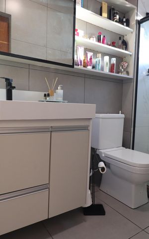 Casa de condomínio para alugar com 250m², 3 quartos e 4 vagasBanheiro Quarto 1 suíte