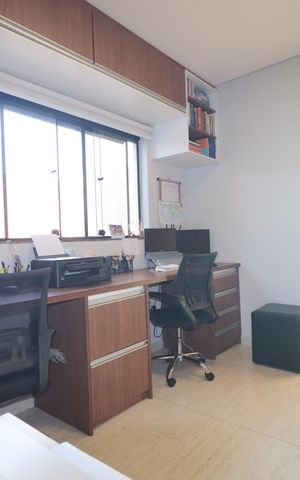 Casa de condomínio para alugar com 250m², 3 quartos e 4 vagasEscritório