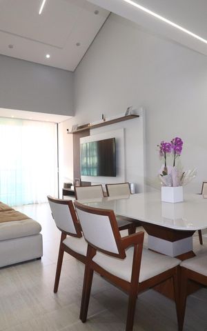 Casa de condomínio para alugar com 250m², 3 quartos e 4 vagasSala