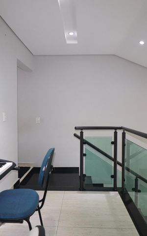 Casa de condomínio para alugar com 250m², 3 quartos e 4 vagasEstúdio