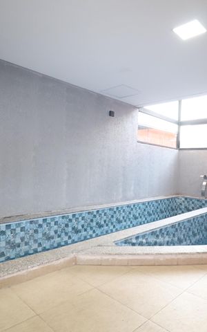 Casa de condomínio para alugar com 250m², 3 quartos e 4 vagasPiscina