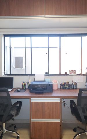 Casa de condomínio para alugar com 250m², 3 quartos e 4 vagasEscritório
