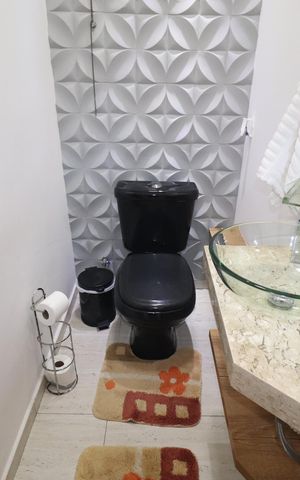 Casa de condomínio para alugar com 250m², 3 quartos e 4 vagasLavabo