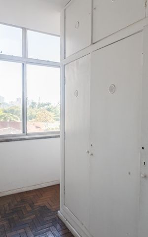 Apartamento à venda com 140m², 4 quartos e sem vaga Apartamento à venda com 140m², 4 quartos e sem vagaCloset da Suíte