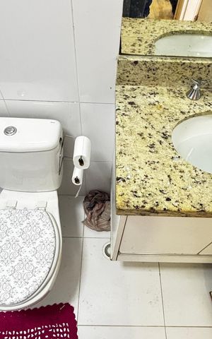 Apartamento à venda com 61m², 2 quartos e 1 vaga Apartamento à venda com 61m², 2 quartos e 1 vagaBanheiro