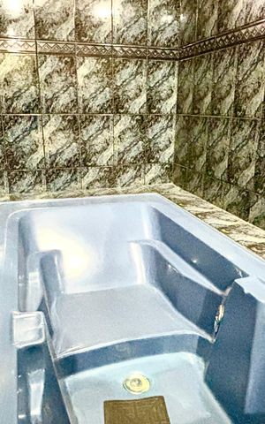 Casa para alugar com 420m², 3 quartos e 2 vagas Casa para alugar com 420m², 3 quartos e 2 vagasBanheiro da Suíte 1