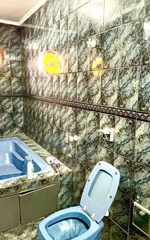 Casa para alugar com 420m², 3 quartos e 2 vagas Casa para alugar com 420m², 3 quartos e 2 vagasBanheiro da Suíte 1