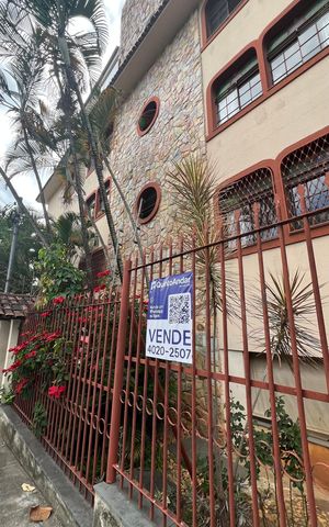 Apartamento à venda com 155m², 3 quartos e 2 vagas Apartamento à venda com 155m², 3 quartos e 2 vagasPlaca