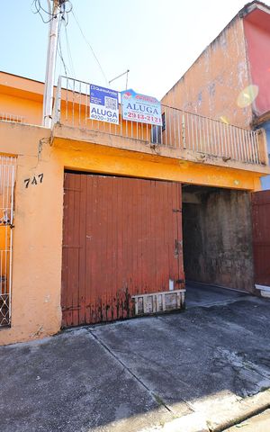 Casa para alugar com 80m², 2 quartos e 1 vagaFachada