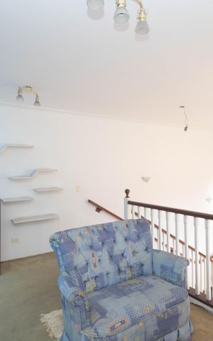 Casa à venda com 700m², 5 quartos e 8 vagas Casa à venda com 700m², 5 quartos e 8 vagasHall