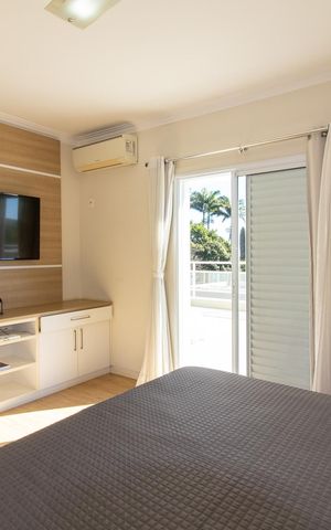 Casa de condomínio à venda com 300m², 4 quartos e 7 vagasSuíte 1 