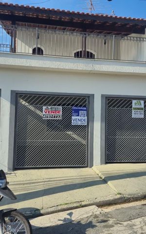 Apartamento à venda com 200m², 4 quartos e 2 vagas Apartamento à venda com 200m², 4 quartos e 2 vagasPlaca