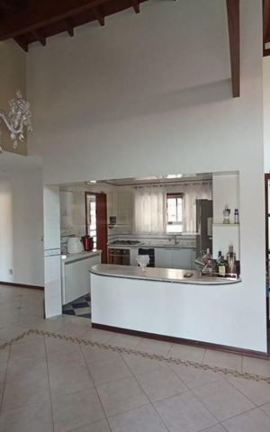 Casa à venda com 200m², 3 quartos e 3 vagas
