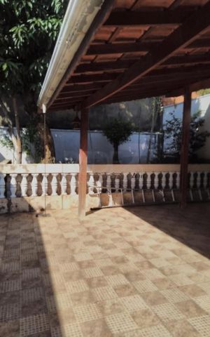 Casa à venda com 250m², 3 quartos e 5 vagas