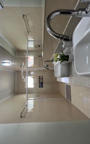 Casa à venda com 283m², 6 quartos e 3 vagas