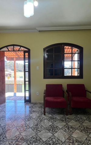 Casa à venda com 283m², 6 quartos e 3 vagas
