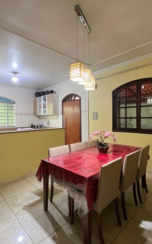 Casa à venda com 283m², 6 quartos e 3 vagas