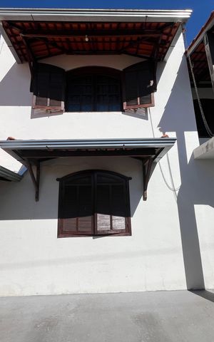 Casa à venda com 283m², 6 quartos e 3 vagas