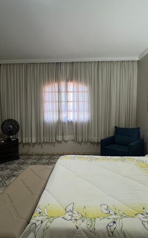 Casa à venda com 283m², 6 quartos e 3 vagas