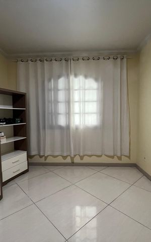 Casa à venda com 283m², 6 quartos e 3 vagas