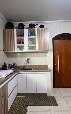 Casa à venda com 283m², 6 quartos e 3 vagas