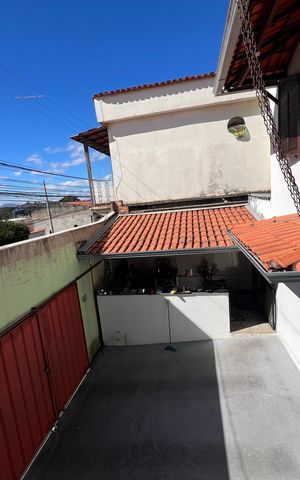 Casa à venda com 283m², 6 quartos e 3 vagas
