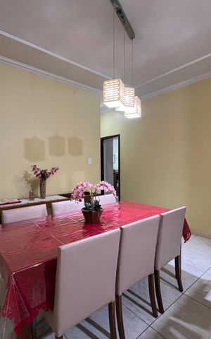 Casa à venda com 283m², 6 quartos e 3 vagas