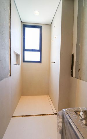 Apartamento à venda com 201m², 3 quartos e 3 vagas Apartamento à venda com 201m², 3 quartos e 3 vagasBanheiro da Suíte 1