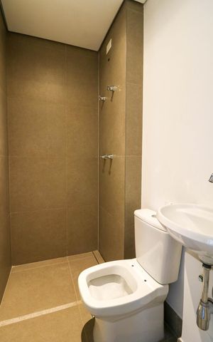 Apartamento à venda com 201m², 3 quartos e 3 vagas Apartamento à venda com 201m², 3 quartos e 3 vagasBanheiro de serviço