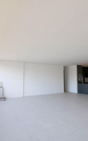 Apartamento à venda com 201m², 3 quartos e 3 vagas Apartamento à venda com 201m², 3 quartos e 3 vagasSala