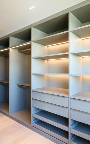 Apartamento à venda com 201m², 3 quartos e 3 vagas Apartamento à venda com 201m², 3 quartos e 3 vagasCloset da suíte 3