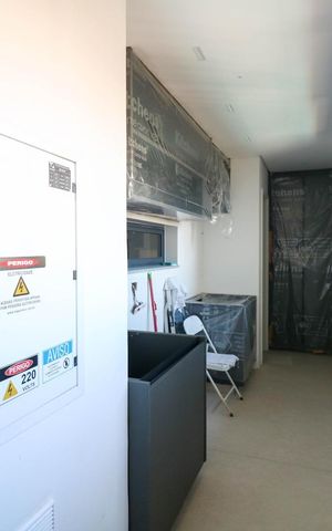 Apartamento à venda com 201m², 3 quartos e 3 vagas Apartamento à venda com 201m², 3 quartos e 3 vagasÁrea de Serviço