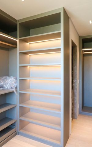 Apartamento à venda com 201m², 3 quartos e 3 vagas Apartamento à venda com 201m², 3 quartos e 3 vagasCloset da suíte 3