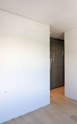 Apartamento à venda com 201m², 3 quartos e 3 vagas Apartamento à venda com 201m², 3 quartos e 3 vagasSuíte 2