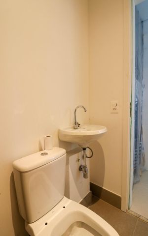 Apartamento à venda com 201m², 3 quartos e 3 vagas Apartamento à venda com 201m², 3 quartos e 3 vagasBanheiro de serviço