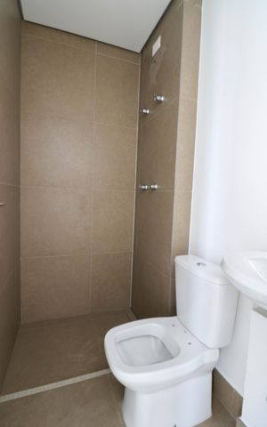 Apartamento à venda com 201m², 3 quartos e 3 vagas Apartamento à venda com 201m², 3 quartos e 3 vagasBanheiro de serviço