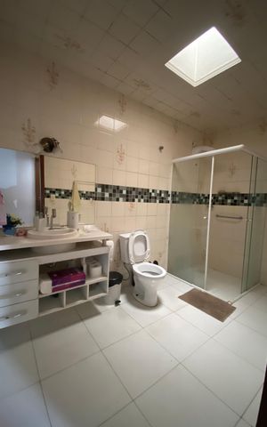 Casa à venda com 358m², 8 quartos e 3 vagas