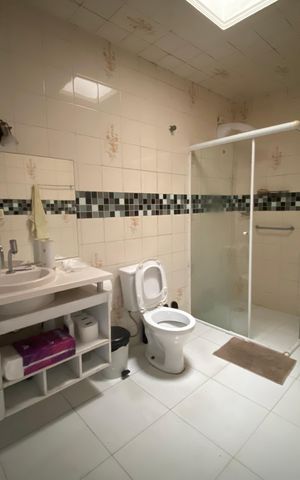 Casa à venda com 358m², 8 quartos e 3 vagas