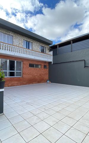 Casa à venda com 358m², 8 quartos e 3 vagas
