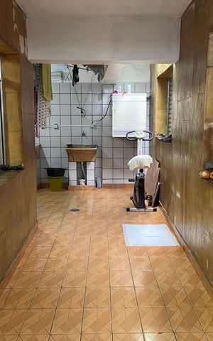 Casa à venda com 358m², 8 quartos e 3 vagas