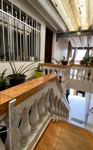 Casa à venda com 358m², 8 quartos e 3 vagas