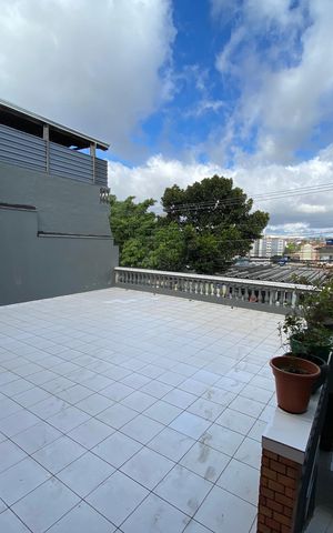 Casa à venda com 358m², 8 quartos e 3 vagas