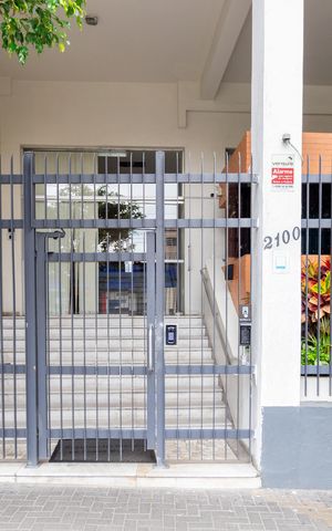 Apartamento à venda com 71m², 2 quartos e sem vaga Apartamento à venda com 71m², 2 quartos e sem vagaFachada