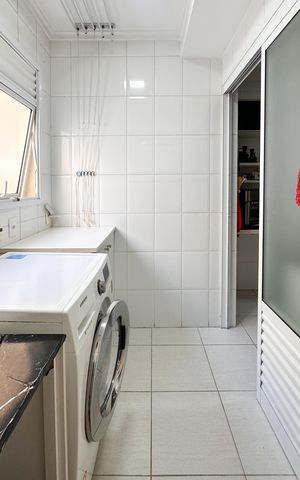 Apartamento à venda com 107m², 3 quartos e 2 vagas Apartamento à venda com 107m², 3 quartos e 2 vagasÁrea de Serviço